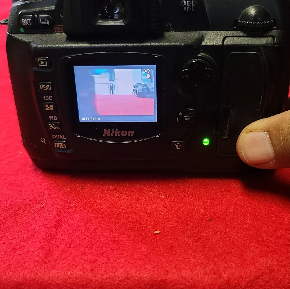 Nikon d70 camera